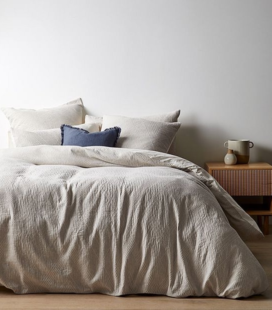 Avery Textured Quilt Cover Set - Super King Bed
