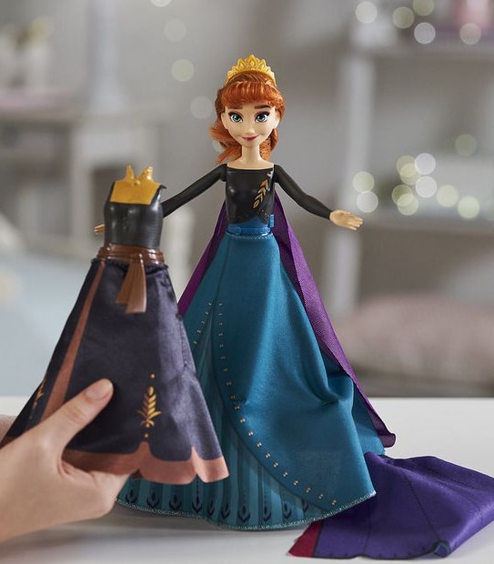 Disney's Frozen 2 Anna's Queen Transformation Fashion