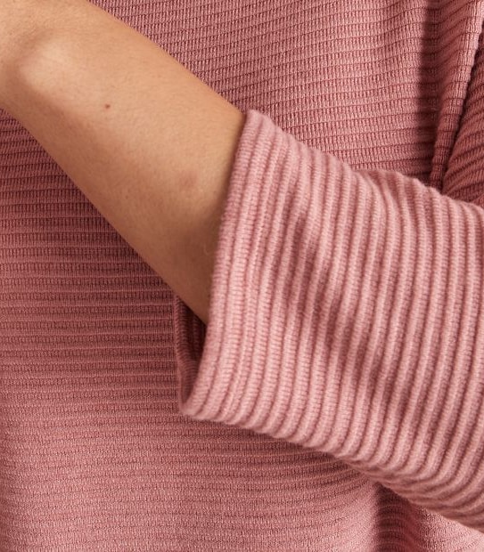 Curve 3/4 Sleeve Ottoman Top