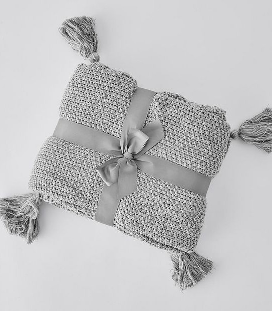 Amity Tassel Knitted Throw