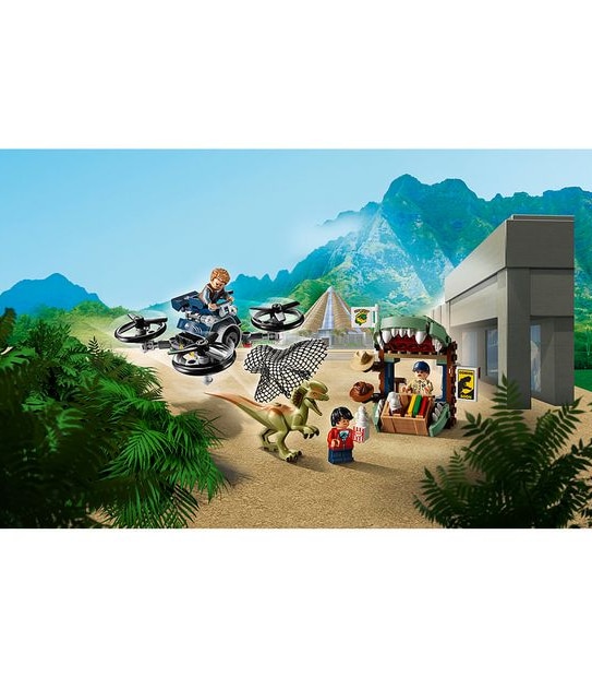 LEGO&reg; Jurassic World&trade; Dilophosaurus on the Loose 75934