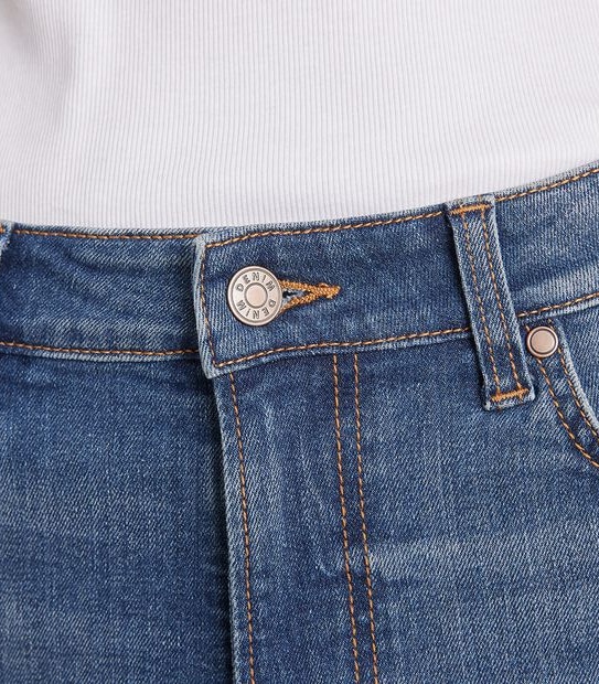 Tash Mid Rise Ankle Length Girlfriend Jeans 5 of 5