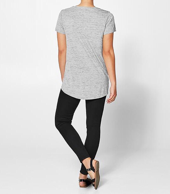The V-Neck T-Shirt 3 of 5