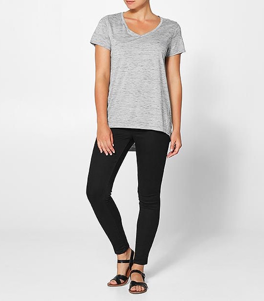 The V-Neck T-Shirt 4 of 5