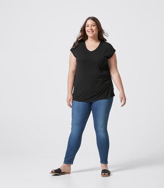 Belle Curve V-Neck T-Shirt