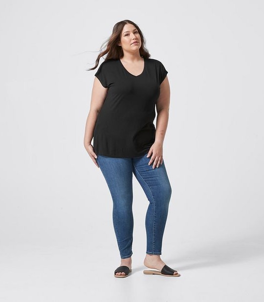 Belle Curve V-Neck T-Shirt