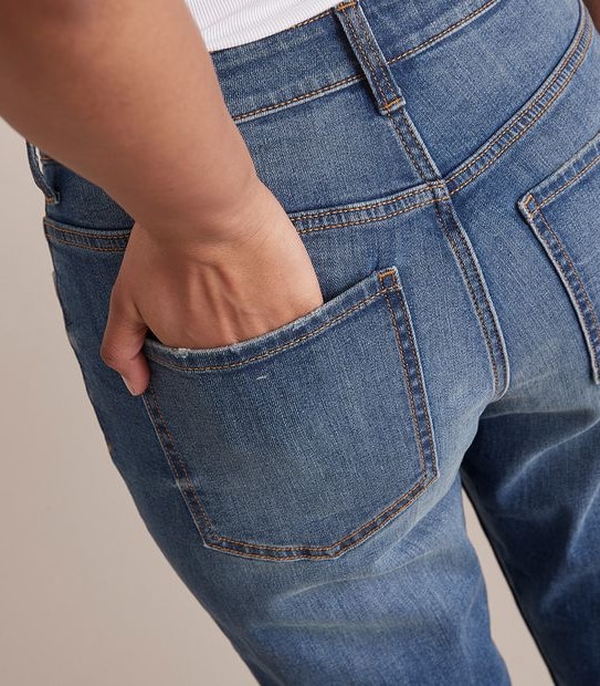 Tash Mid Rise Ankle Length Girlfriend Jeans 3 of 5