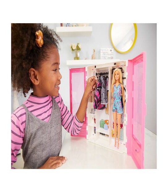Barbie Fashionistas Ultimate Closet Doll and Accessories