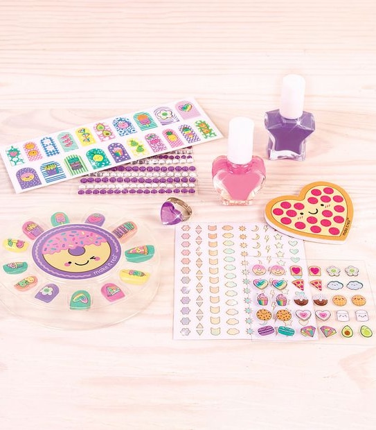 Make It Real Glitter Girls Nail Party Kit 