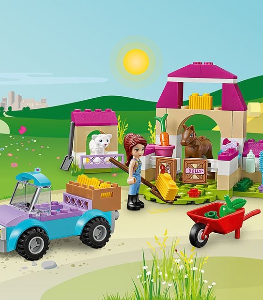 LEGO&reg; Juniors Mia's Farm Suitcase 10746  