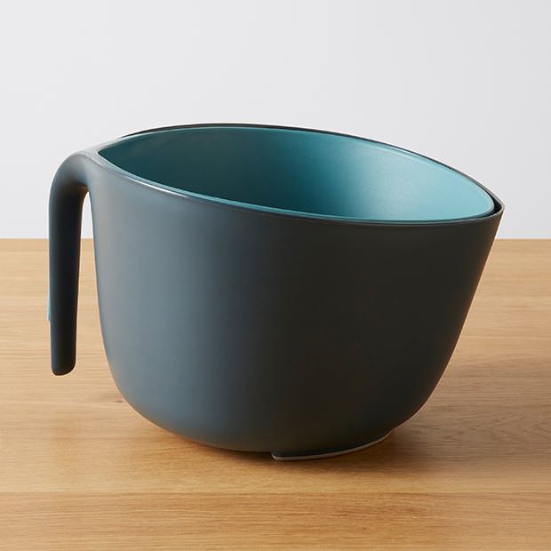 Grey 3 Litre Colander and Mixing Bowl Set Grey 3 Litre Colander and Mixing Bowl Set