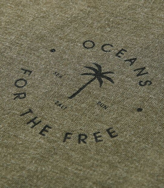 Print T-shirt 3 of 3