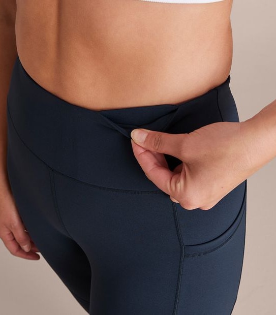 Active Infinity Mid Rise 3/4 Length Tights