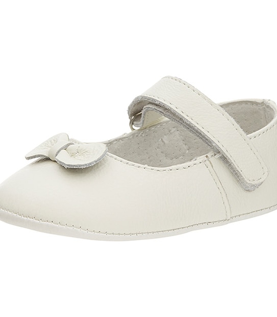 Betsy Mockingbird Pre Walker Shoes - White