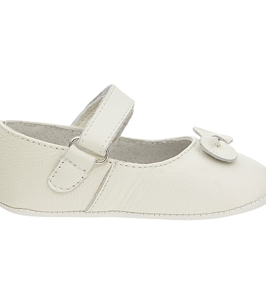 Betsy Mockingbird Pre Walker Shoes - White