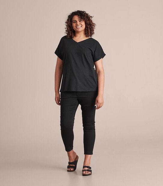Curve Linen Blend V-Neck T-Shirt