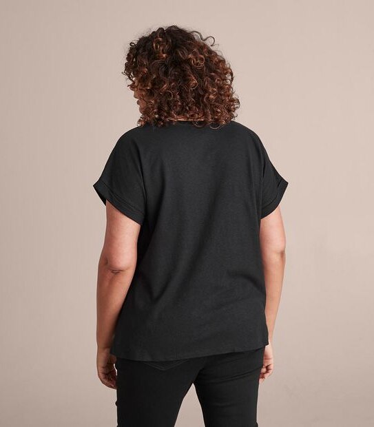 Curve Linen Blend V-Neck T-Shirt