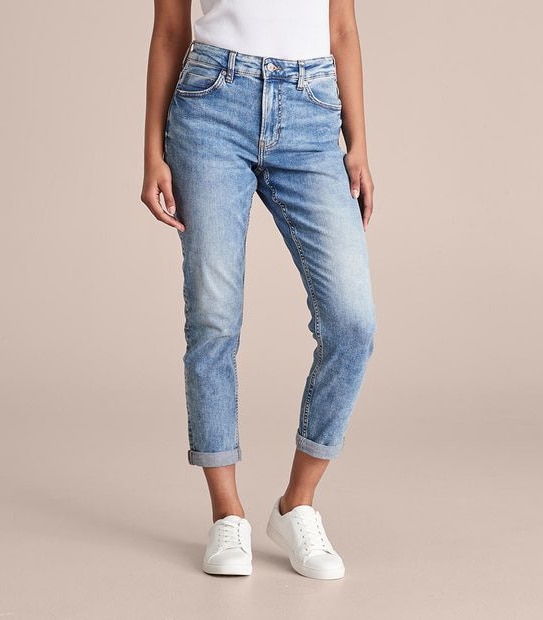 Tash Mid Rise Ankle Length Girlfriend Jeans