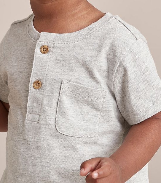 S23 249175_03 B SS PLAIN HENLEY TEE GREY MARLE