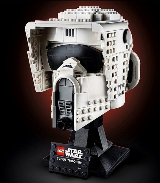 LEGO&reg; Star Wars&trade; Scout Trooper&trade; Helmet 75305