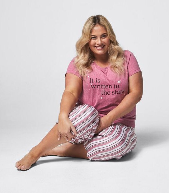 Extended Sizing Written In Stars 3/4 Pants and T-Shirt Sleep Pyjama Set