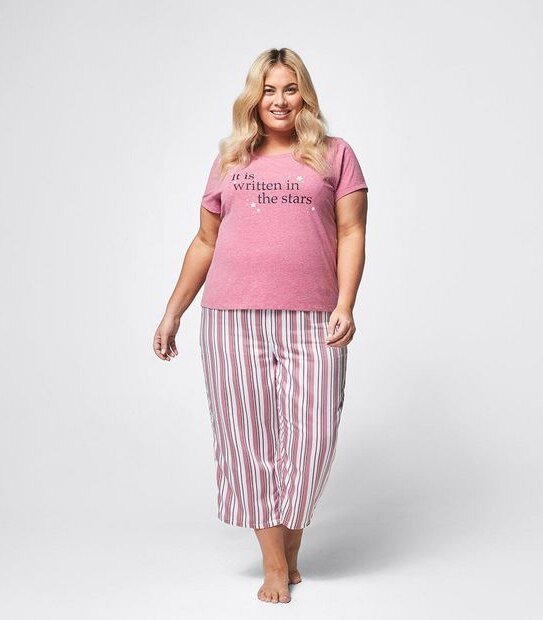 Extended Sizing Written In Stars 3/4 Pants and T-Shirt Sleep Pyjama Set