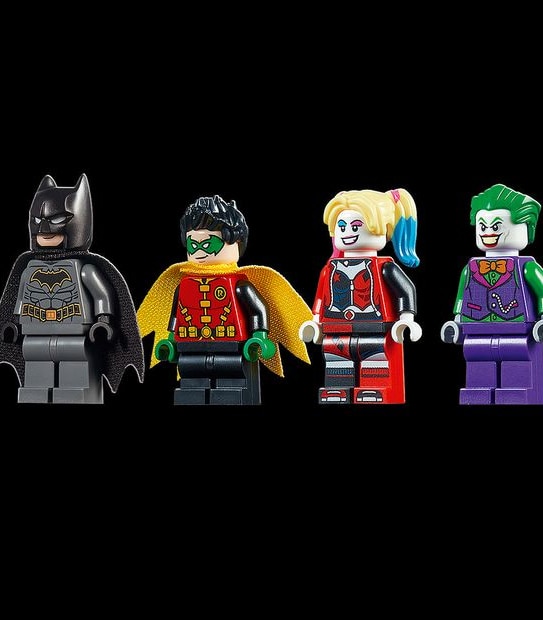 LEGO&reg; DC Comics Super Heroes Joker's Trike Chase 76159