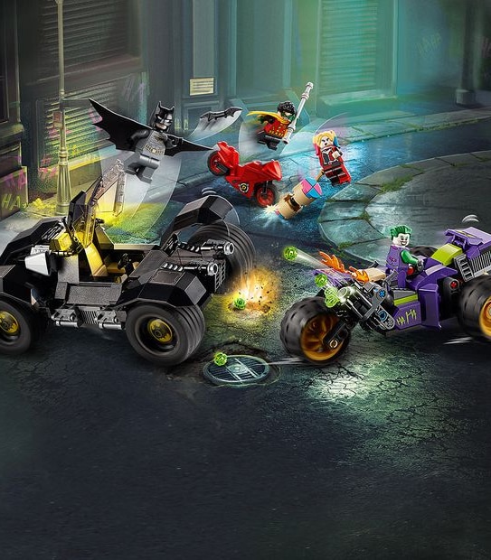 LEGO&reg; DC Comics Super Heroes Joker's Trike Chase 76159