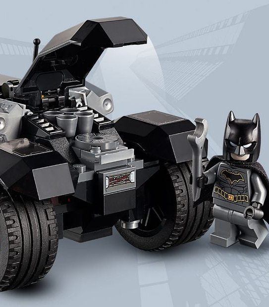 LEGO&reg; DC Comics Super Heroes Joker's Trike Chase 76159