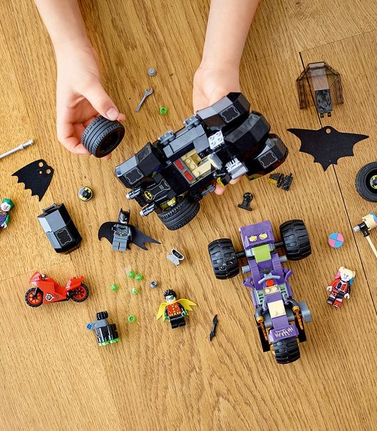 LEGO&reg; DC Comics Super Heroes Joker's Trike Chase 76159