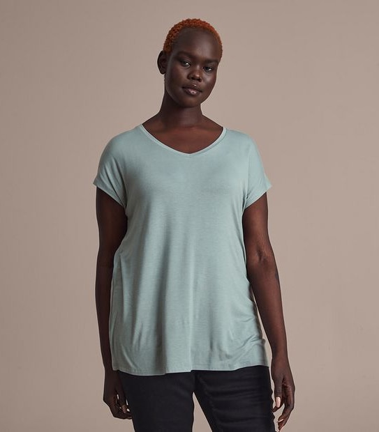 Curve V-Neck T-Shirt