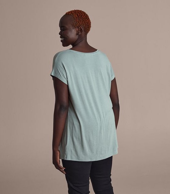 Curve V-Neck T-Shirt