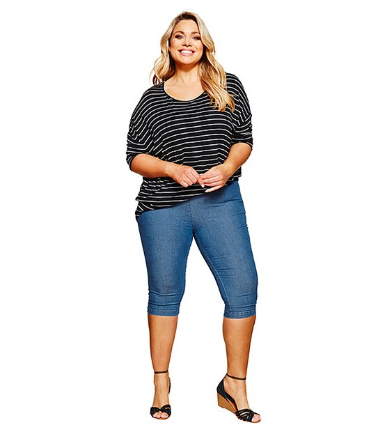 Belle Curve Capri Jegging - Mid Wash