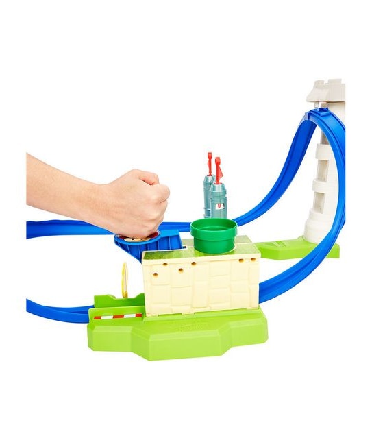 Hot Wheels Mario Kart&trade; Circuit Slam&trade; Track Set