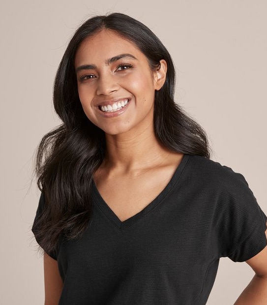 Dannii Minogue Petites Linen Blend V-Neck T-Shirt