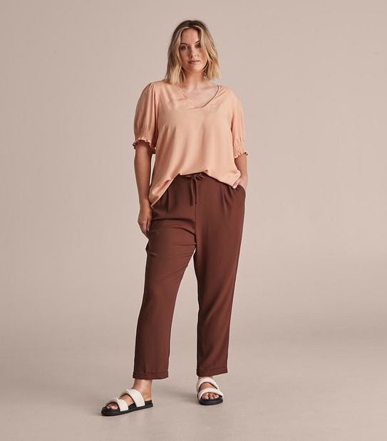 Curve Elastic Waist Jogger Pants