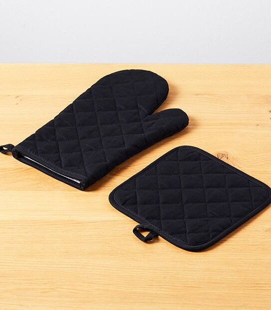 Oven Glove And Pot Holder Set