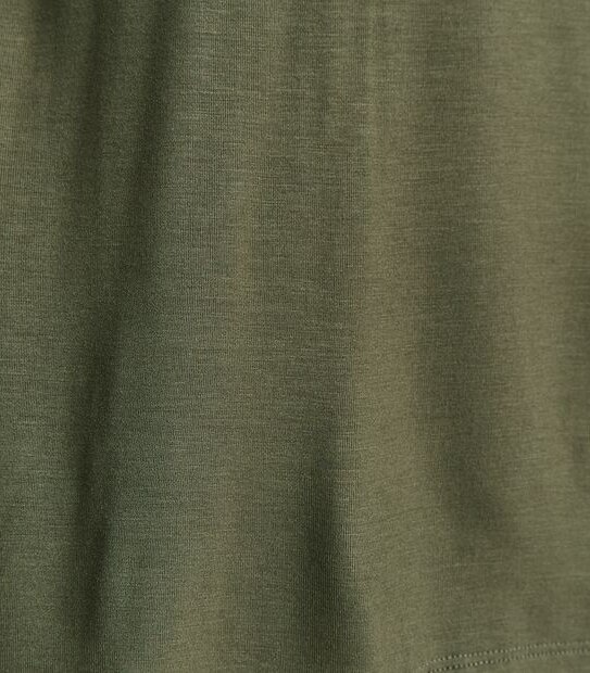 Curve V-Neck T-Shirt