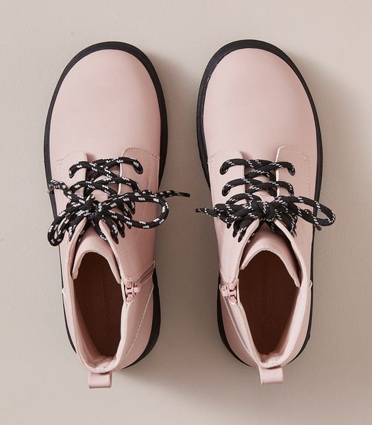 YTH G PINK CLEATED LACE UP BOOT  SIZE 6-6