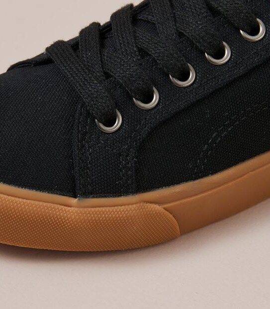 B SNR BLACK CANVAS GUMMY SNEAKER  SIZE 13-6