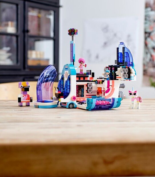 LEGO&reg; Movie 2 Pop-Up Party Bus 70828