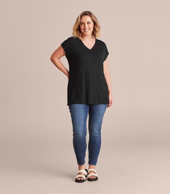 Curve V-Neck T-Shirt