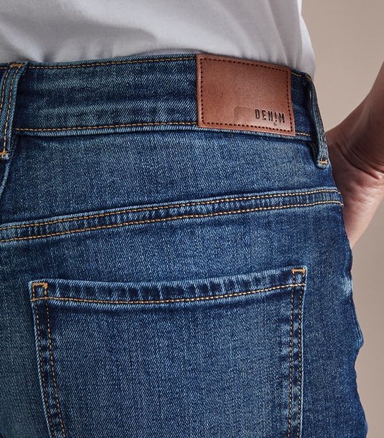 Tash Mid Rise Ankle Length Girlfriend Jeans