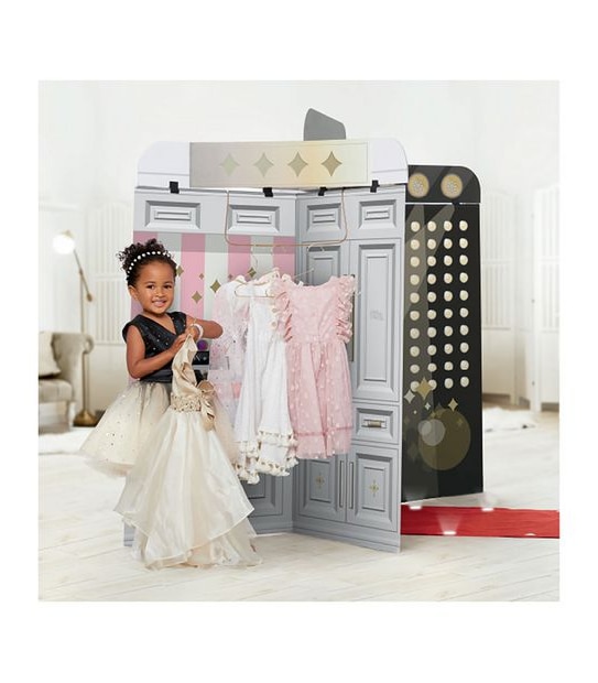 FAO Schwarz Style Runway 4-Sided Fashion Show Playset