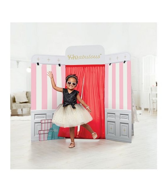 FAO Schwarz Style Runway 4-Sided Fashion Show Playset