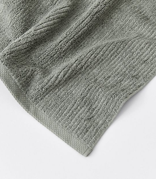 Classic Ribbed Bath Towel