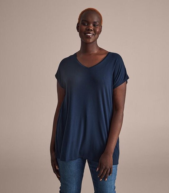 Curve V-Neck T-Shirt