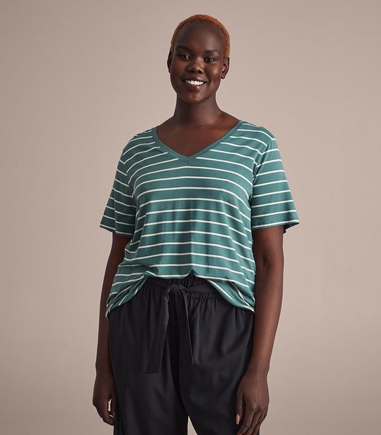 Curve V-Neck T-Shirt