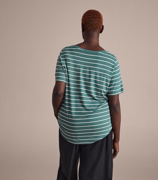 Curve V-Neck T-Shirt