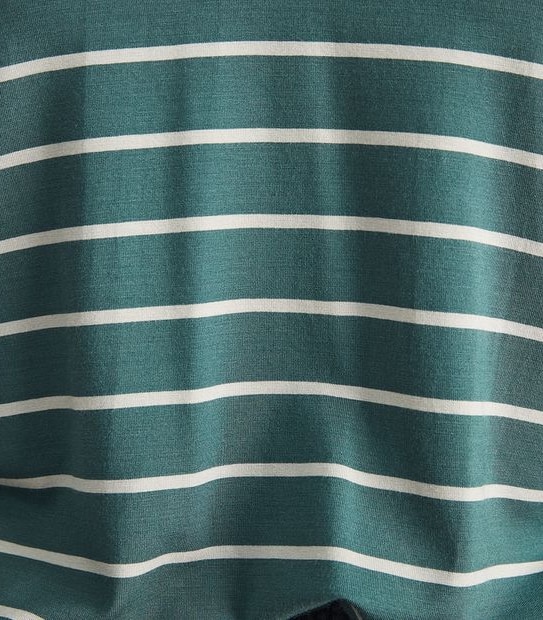 Curve V-Neck T-Shirt